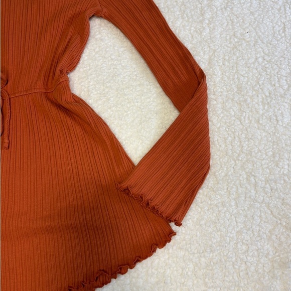 Urban Outfitters Women Orange Knit Long Sleeve Romper NWT - Picture 2 of 12